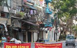 Cuộc sống sau hàng rào cách ly ở phố Trúc Bạch?